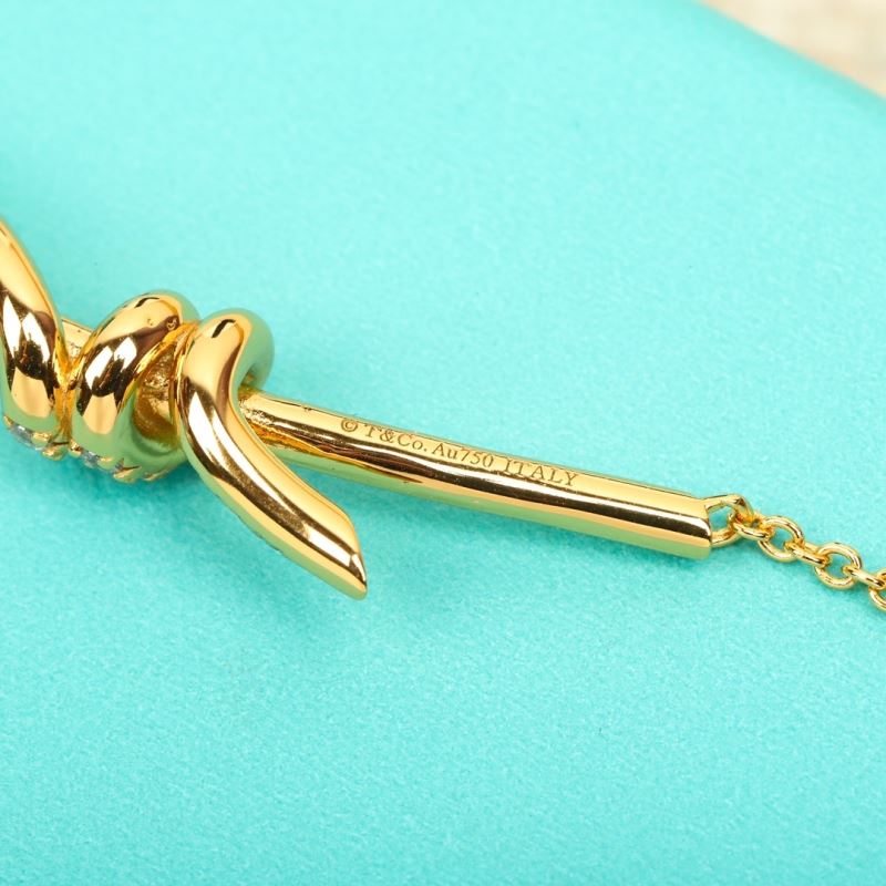 T*f*ny necklaces